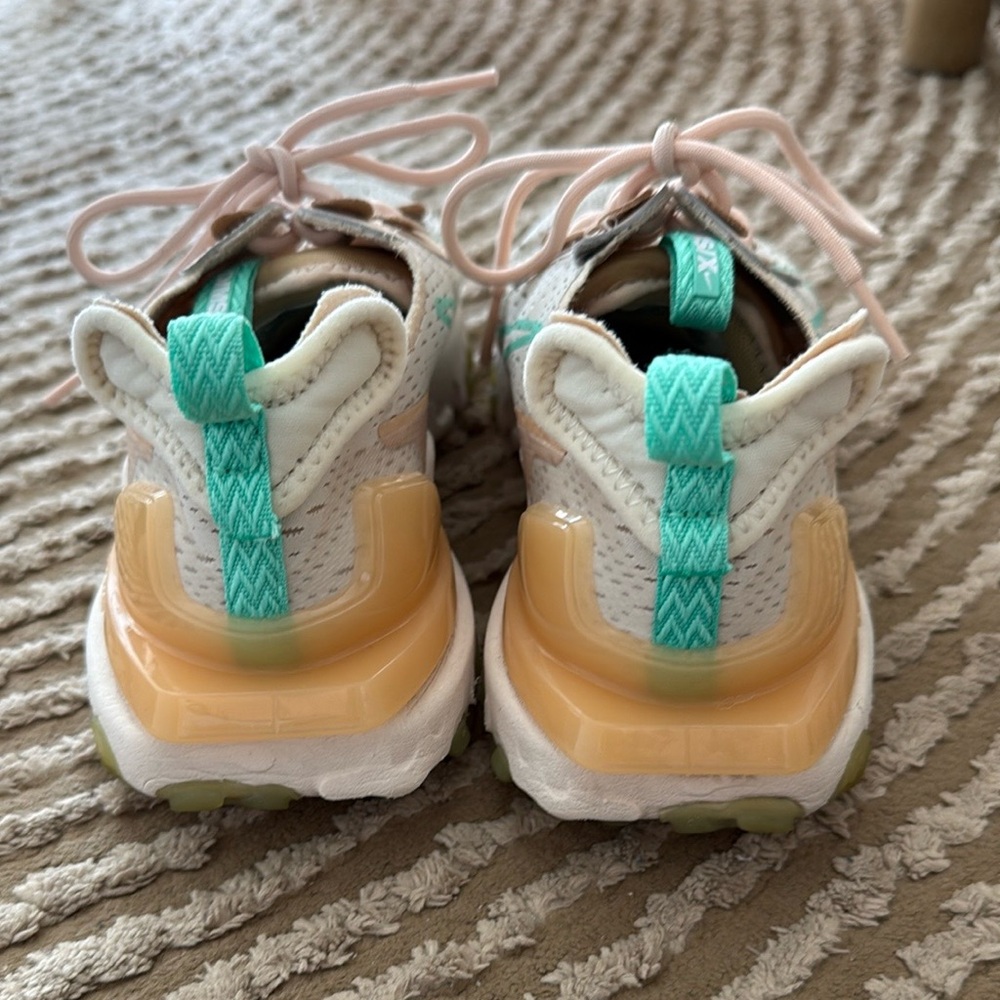 Nike React Vision - Picture 2 of 6